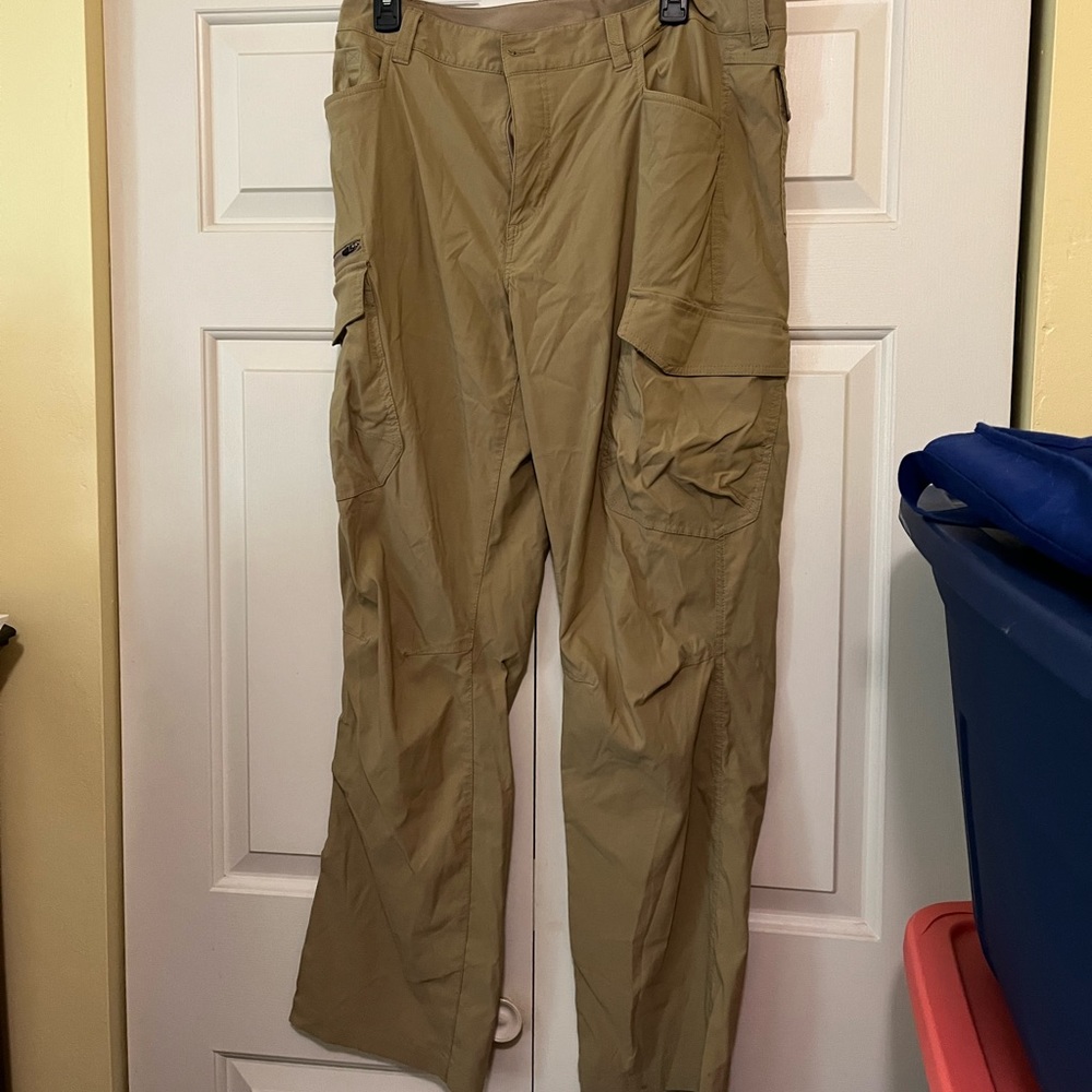 Eddie Bauer tan Mens cargo pants size 34/32